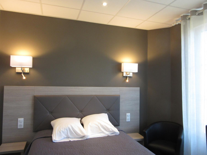 Bedroom, Hotel De La Londaine, Jura