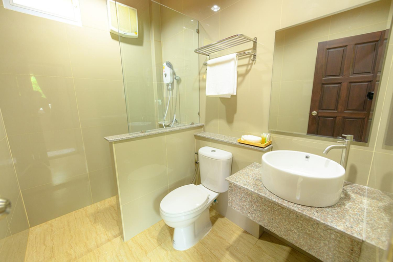 Bathroom, Avarin Resort, Pak Chong