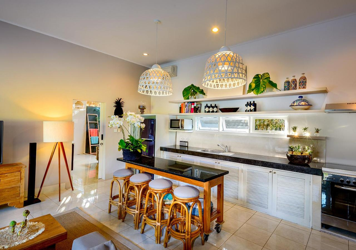 Food & Drinks, Villa Bloom 4 - 2 King bedrooms , Sleep 4 Pax, private pool, Seminyak, Badung