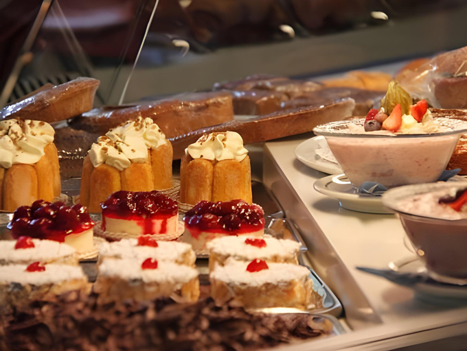 Food & Drinks 5, Schnider Bed&Breakfast und Cafe, Surselva