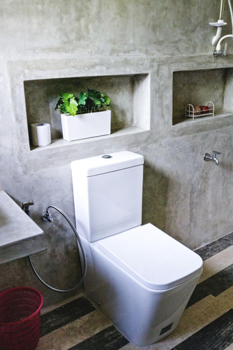 Bathroom 4, Holiday Stay Inn, K.F.G. & G. Korale