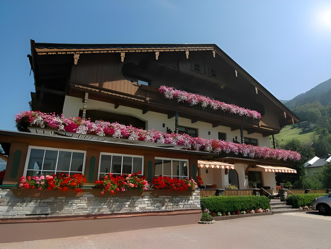 Exterior & Views 1, Hotel Garni Larcherhof, Schwaz