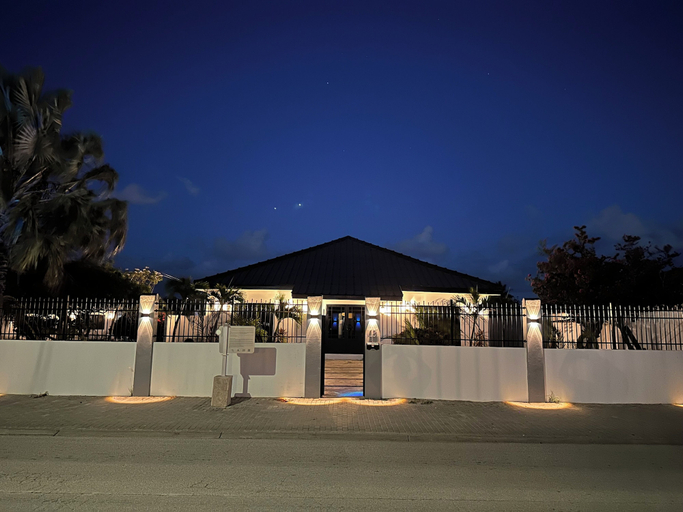 Others 5, Eagle Stays Aruba