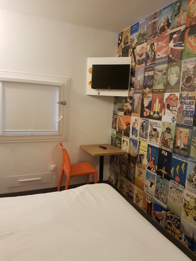 Bedroom 2, Hotelf1 Lyon Saint Priest, Rhône