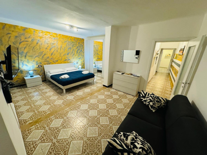 Bedroom 1, Willy's apartment, La Spezia