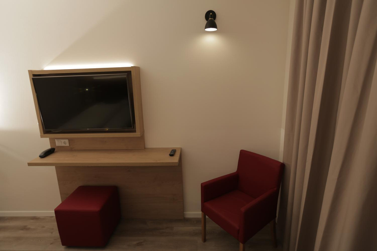 Others 3, Galeria Airport Hotel, Groß-Gerau