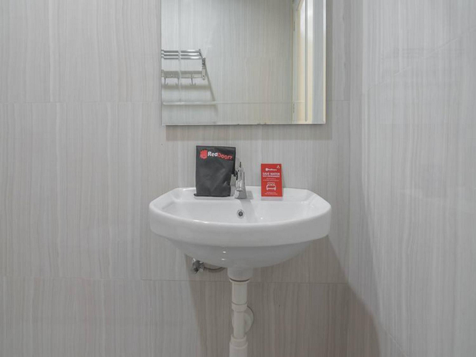 Bathroom 17