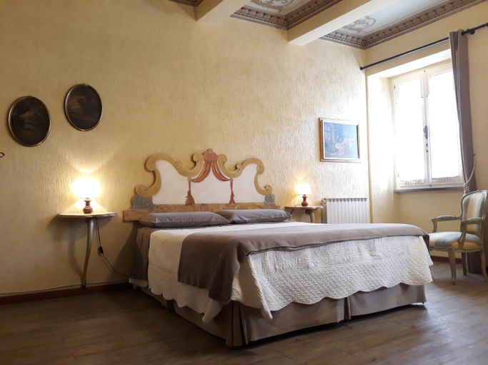 Others 5, Cappone B&B, Rimini