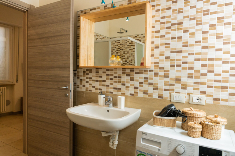 Bathroom 4, Large Filippini residence a few meters from the Arena, Verona
