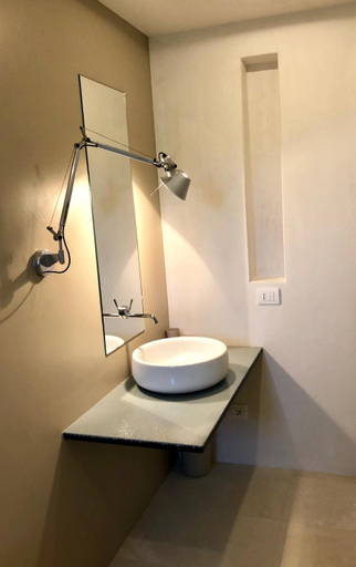 Bathroom 3, Battimandorlo, Syracuse