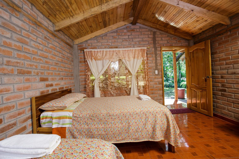 Others 5, Estancia, CABANAS INTAG, Cotacachi