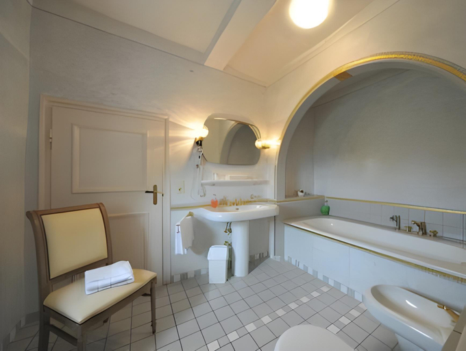 Bathroom 5, Romantik Hotel Schloss Hohenstein, Coburg