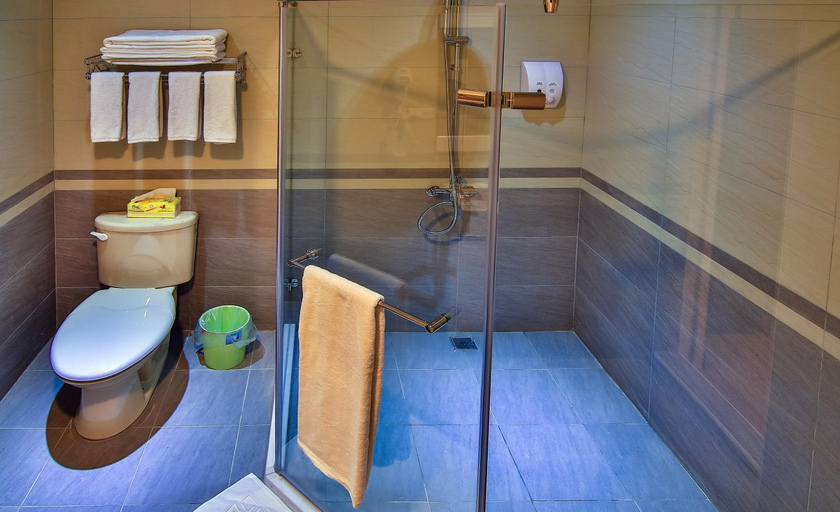 Bathroom 2, Dawn of Tarot B&B, Taitung