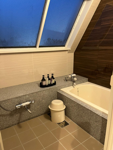 Bathroom 15