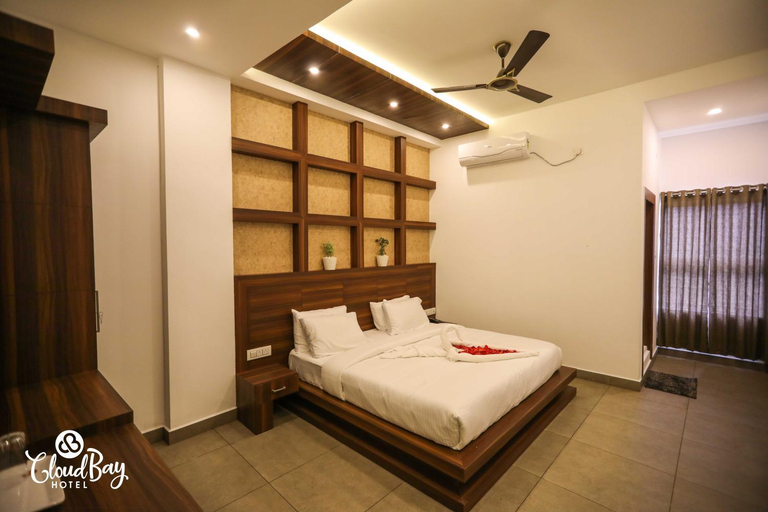 Others 3, Hotel CloudBay, Idukki