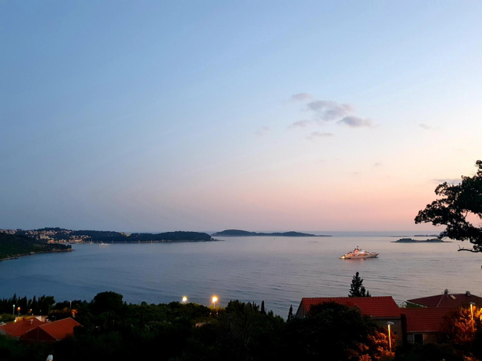 Others 4, Ardura shimmering on the sea, Župa Dubrovačka