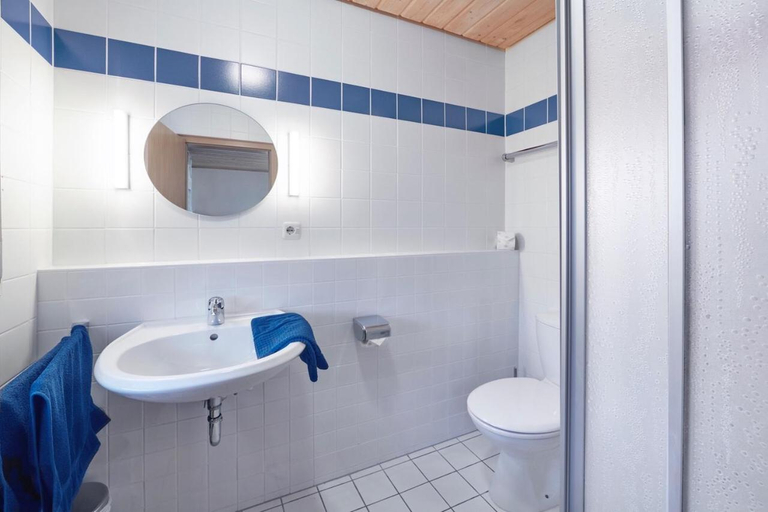 Bathroom 2, Zur Glashutte Landpension, Haßberge