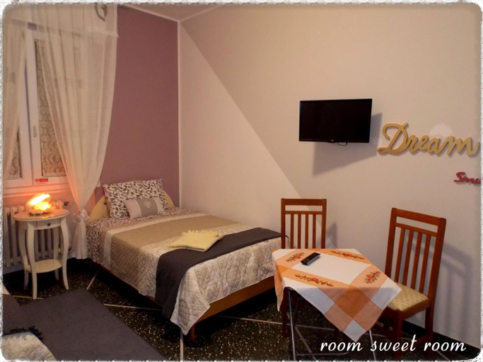 Others 4, Room sweet Room 1, Bologna