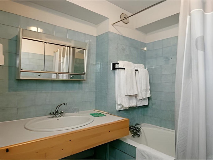 Bathroom 4, La Vanoise 1825, Savoie