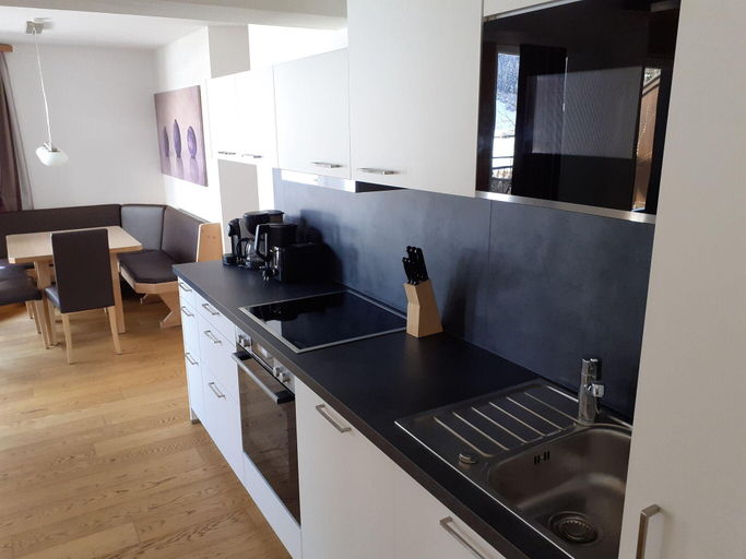 Others 3, Chalet in Pinzgau near Ski Slopes, Zell am See
