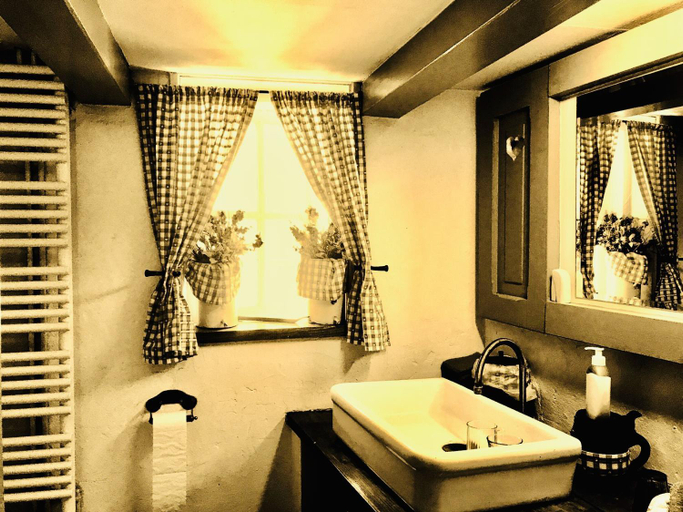Bathroom 5, BIJZONDER OVERNACHTEN tZEEUWSE KLOPPERTJE, Middelburg