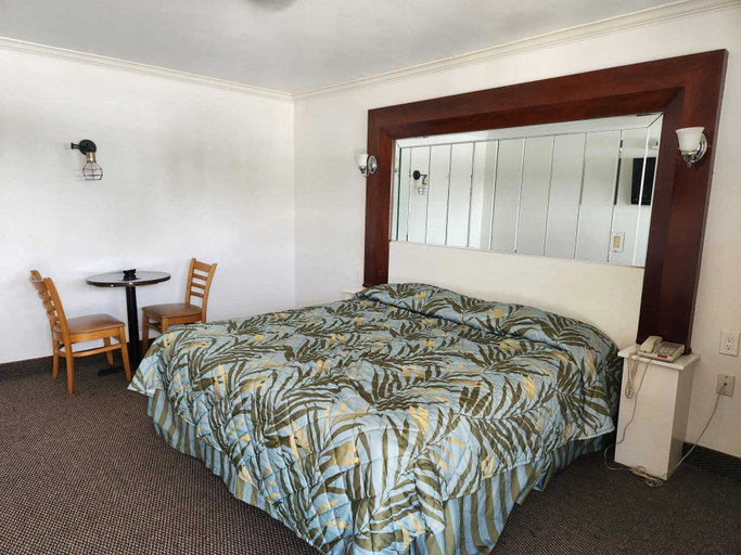 Bedroom 2, Westview Motel, North Bergen
