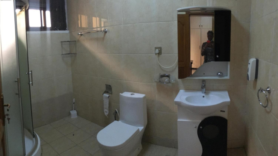 Bathroom 2, Private Room with Jacuzzi in Kigali, Gasabo