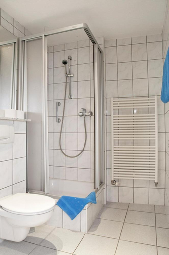 Bathroom 4, Hotel Willinger Mitte, Waldeck-Frankenberg