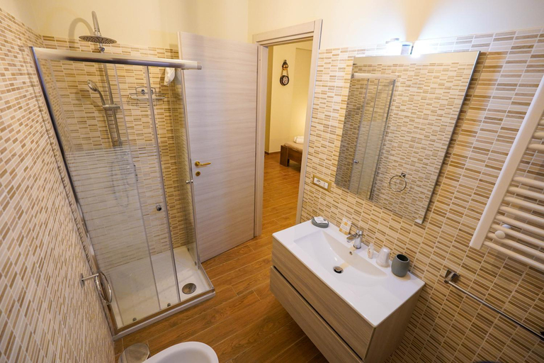 Others 5, Il Geranio b&b, Catanzaro