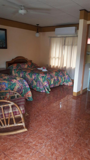 Others 4, Cabinas Dona Alicia, Aguirre