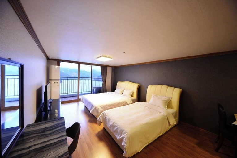 Bedroom 2, VIVACE RESORT, Hadong