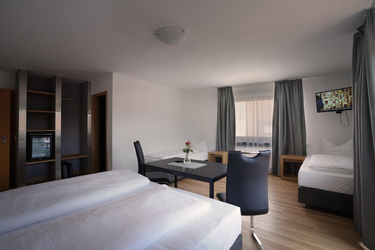 Bedroom 2, Hotel Gasthof Metzgerei Lamm - Benedikt Ruckel, Kitzingen