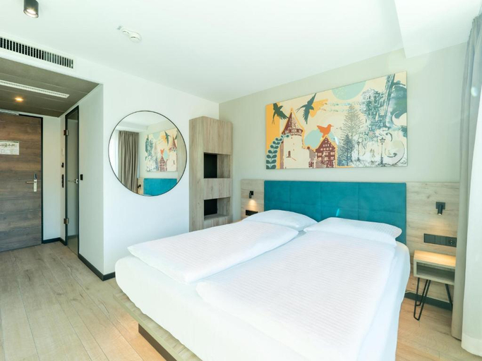 Bedroom 3, B&B HOTEL Albstadt-Hbf, Zollernalbkreis