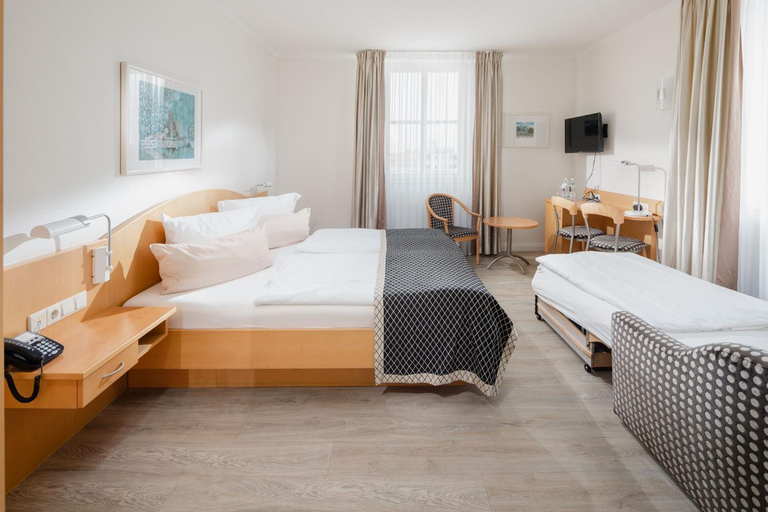 Bedroom 4, Hotel Kunstlerhaus, Aurich