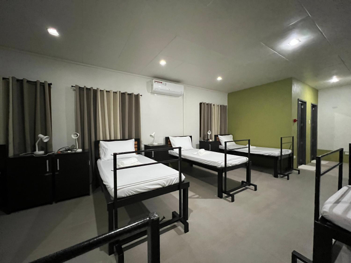 Others 3, Happy Camper Hostel, Coron