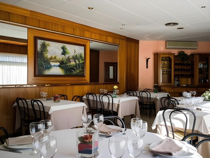 Food & Drinks 3, El Pi de Sant Just - Habitacions - Only Bed, Lleida