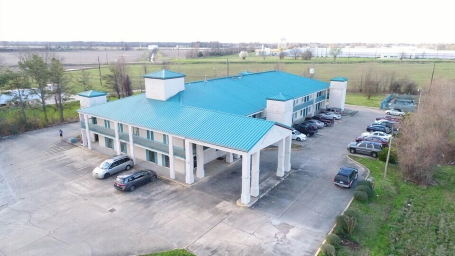 Exterior & Views 2, Rodeway Inn, Leflore