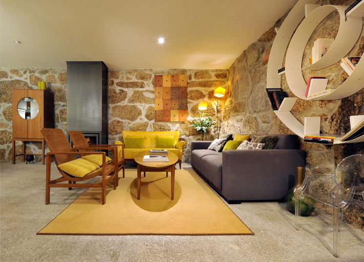 Others 5, Casas do Soito, Seia