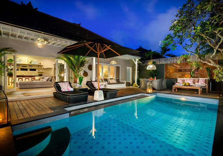 Villa Bloom 4 - 2 King bedrooms , Sleep 4 Pax, private pool, Seminyak, Badung