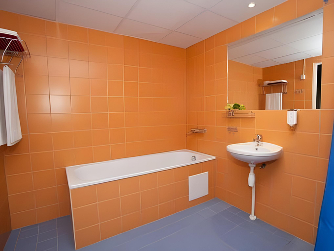 Bathroom 3, Mardi Hotel, Kuressaare