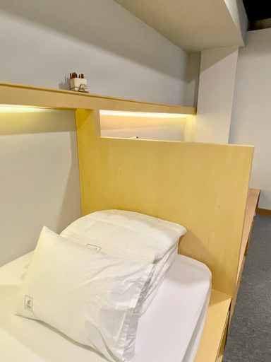 Bedroom 30