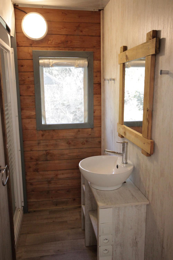 Bathroom 9