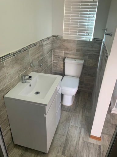 Bathroom 3, Grandview adventure and guesthouse, Buffalo City