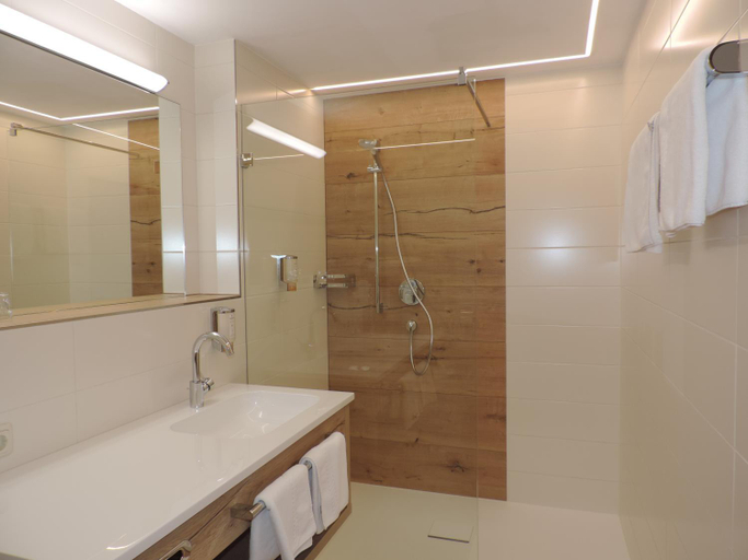 Bathroom 3, Landhotel Hochlackenhof, Salzburg Umgebung