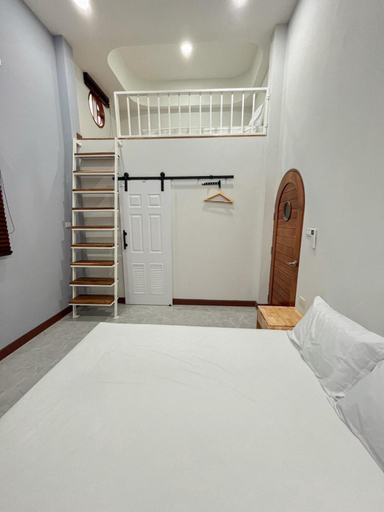 Bedroom 13