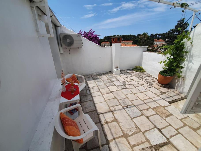 Others 5, Rooftop Apartment - Near the historic center, Dubrovnik