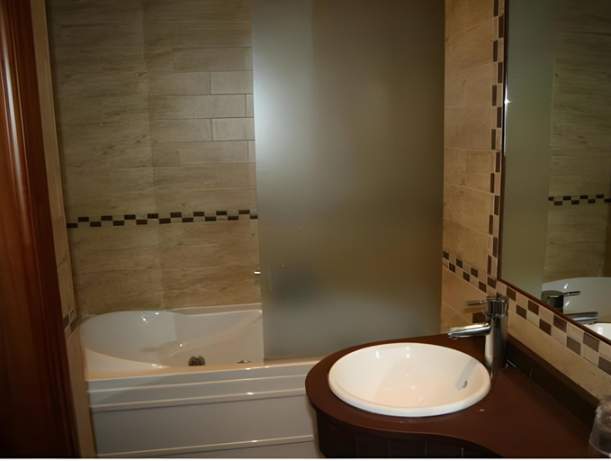 Bathroom 4, Hotel Mirasierra, Jaén