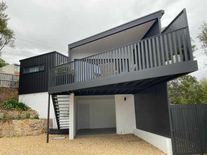 Hesket Guesthouse with views, privacy & 7 minute drive to Hobart CBD, Clarence