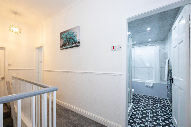Others 3, Cosy Three Bedroom Terrace Rishton, Lancashire