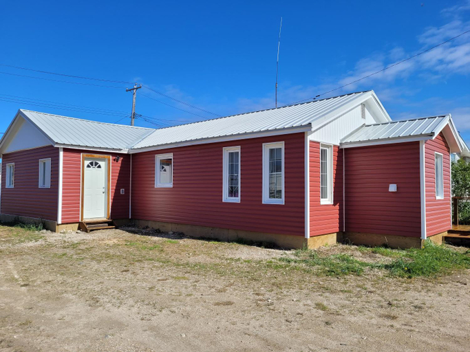 Others 2, Beluga Beach House, Division No. 23
